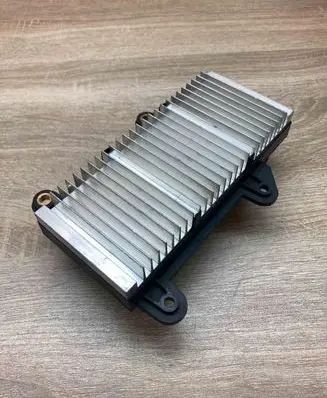 BMW 7 E65 E66 Power management control unit 6923898 8ES00827002