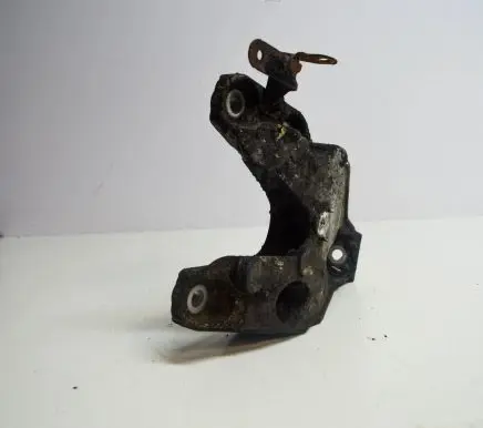 BMW 1 F20 F21 Engine mounting bracket 6789093