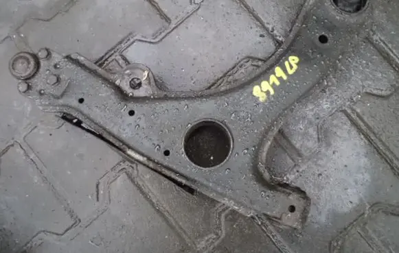 Volkswagen PASSAT B4 Front control arm