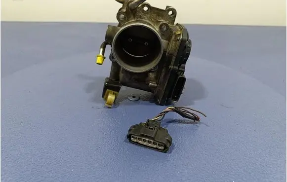 Toyota Avensis Verso Throttle body valve 2203028050