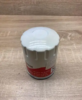 Toyota Avensis T270 Oil filter cover 1226880