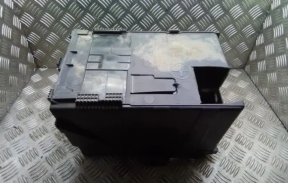 Battery box tray