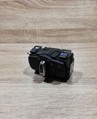 BMW 5 E60 E61 Light module LCM 9169408 33600621