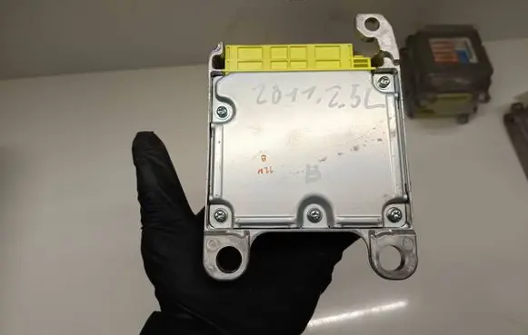 Subaru Outback Airbag control unit/module 98221AJ09A