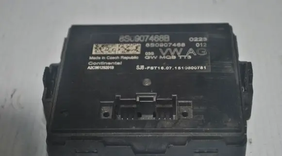 Audi TT TTS RS Mk3 8S Gateway control module 8S0907468B