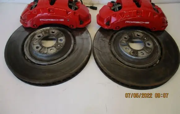 Front brake caliper