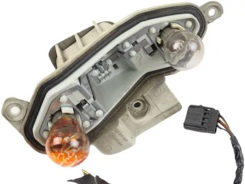 Opel Vectra C Tail light bulb cover holder 443041 443045