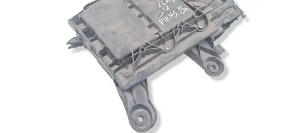 Citroen C4 II Air filter box 9673061080