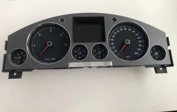 Volkswagen Phaeton Speedometer (instrument cluster) 3D0920885A
