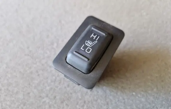 Mitsubishi L200 Seat heating switch 8610A076