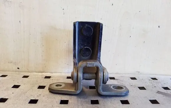 Suzuki Grand Vitara II Rear door lower hinge