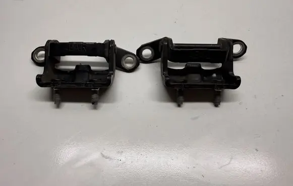 Nissan Juke I F15 Loading door upper hinge 