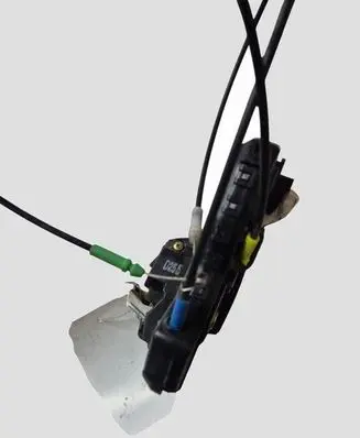 Toyota Avensis T250 Front door lock