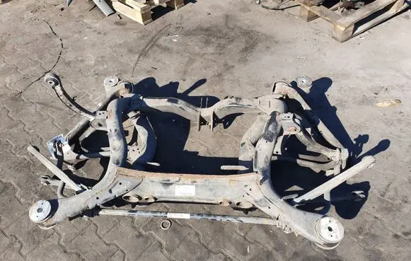 Volkswagen Touareg II Rear axle beam 7P0500041