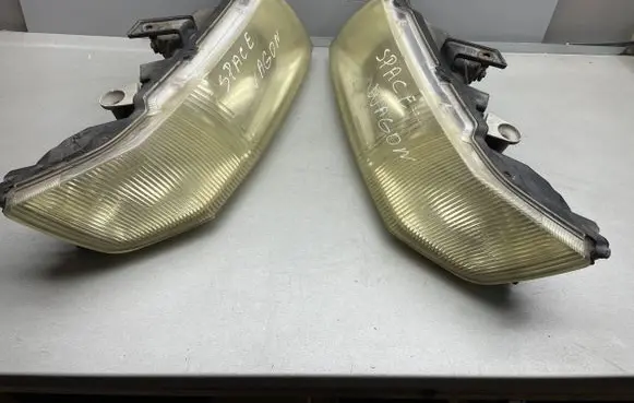 Mitsubishi Space Wagon Headlights/headlamps set 