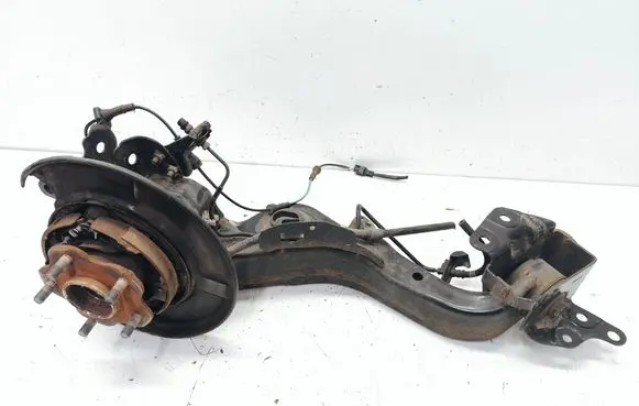Nissan Juke I F15 Rear wheel hub spindle/knuckle 