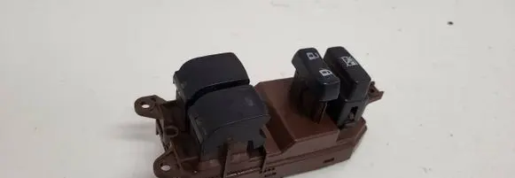 Toyota Avensis T270 Electric window control switch 8404005070