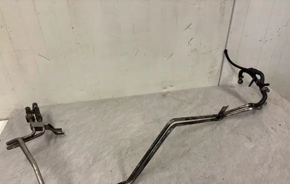 Volvo V70 Fuel return line/hose 30757521