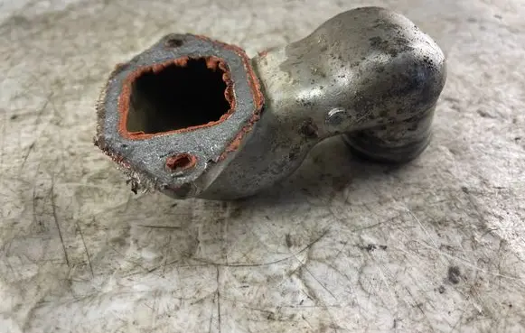 Nissan Patrol Y61 Engine coolant pipe/hose