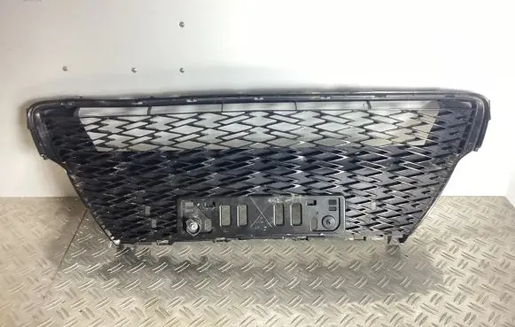 Lexus IS 220D-250-350 Front bumper upper radiator grill 5315576060