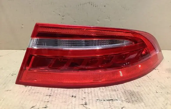 Jaguar XE Rear/tail lights 19733702