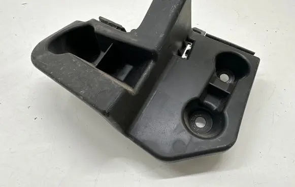 Opel Mokka B Rear bumper mounting bracket 9835230580