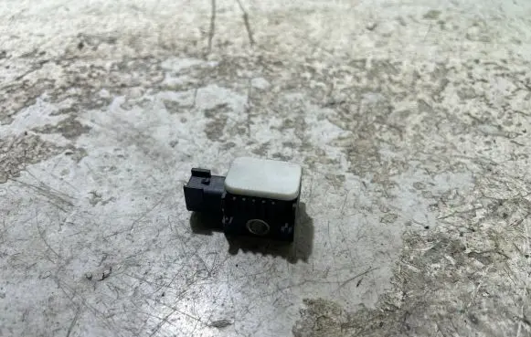 Ford Focus Airbag deployment crash/impact sensor 140605 401690