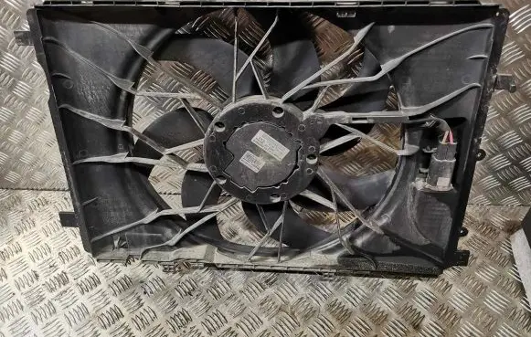 Mercedes-Benz B W246 W242 Radiator cooling fan shroud A2049066802 A2045400788 885004486