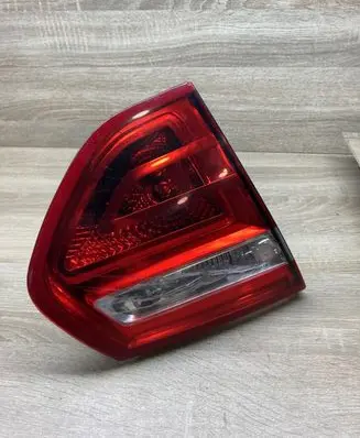 Tailgate rear/tail lights