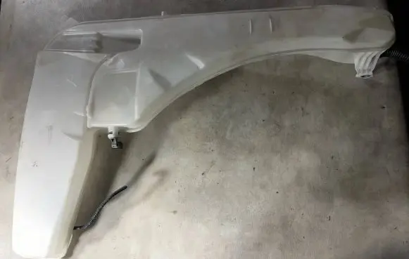 BMW X4 F26 Windshield washer fluid reservoir/tank 7341926