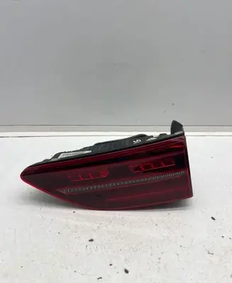 Volkswagen Golf VIII Tailgate rear/tail lights 5H0945308 82000201