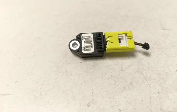 Toyota Avensis T270 Airbag deployment crash/impact sensor 8983102150