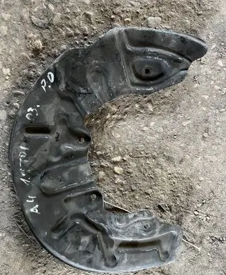 Audi A4 S4 B6 8E 8H Front brake disc dust cover plate 
