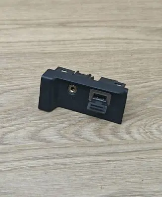 Volvo V60 USB socket connector 8m5t-19A164-VA