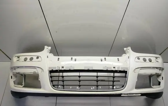 Volkswagen Golf V Front bumper 1K0807221D