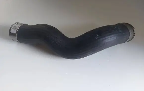 Mercedes-Benz C W204 Intercooler hose/pipe 8513851
