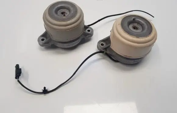 Mercedes-Benz C W204 Engine mount vacuum valve 