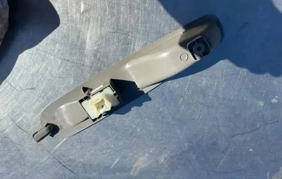 Renault Zoe Electric window control switch 829506827R