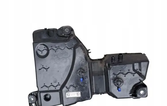 Volkswagen Tiguan AdBlue liquid reservoir 5QF131877L