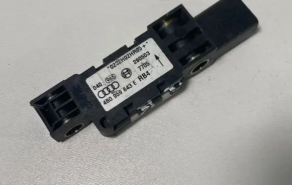 Audi A3 S3 8P Airbag deployment crash/impact sensor 4B0959643E
