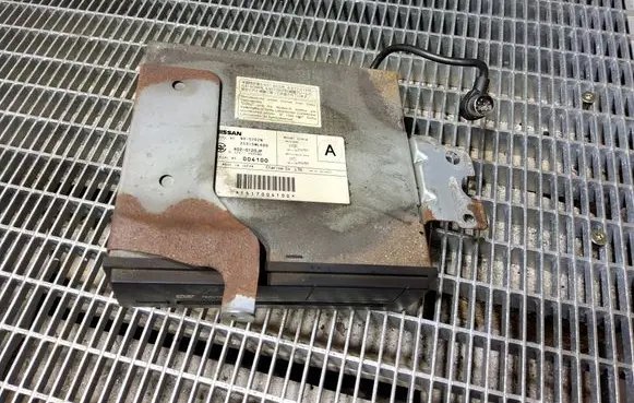 Nissan Elgrand Navigation unit CD/DVD player 25915WL000