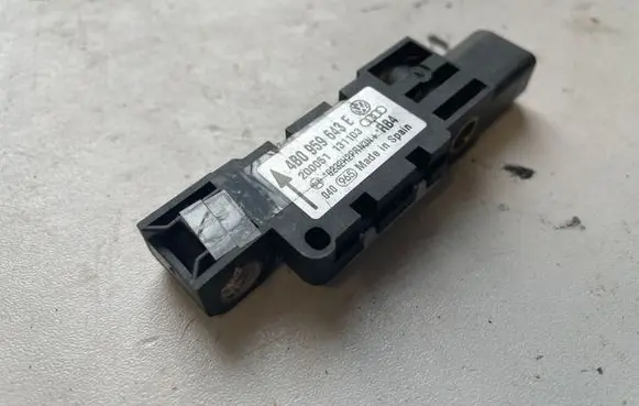Audi A6 S6 C5 4B Airbag deployment crash/impact sensor 4B0959643E