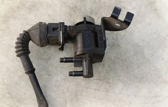 Volkswagen PASSAT B5.5 Turbo solenoid valve 1J0906283A