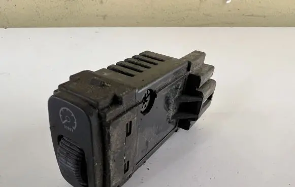 Mitsubishi Space Wagon Panel lighting control switch 9A18