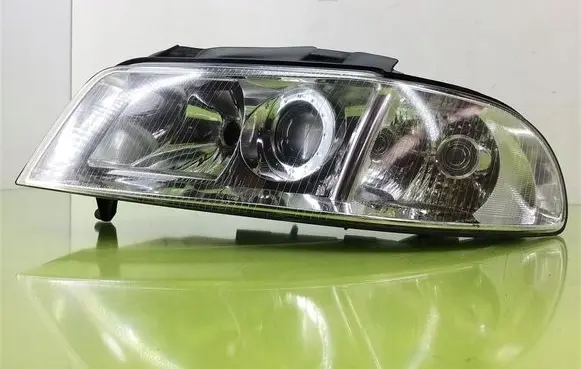Audi A4 S4 B5 8D Headlight/headlamp 084411137L