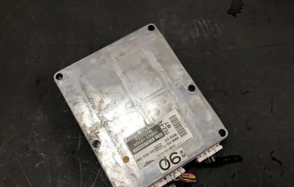 Toyota Avensis T250 Engine control unit/module 8966152060