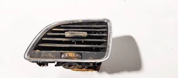 Audi Q3 8U Dash center air vent grill 8u1820901b 8u1.820.901c
