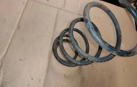 Chrysler 300M Front coil spring