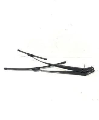 Toyota Auris 150 Front wiper blade arm 3451979