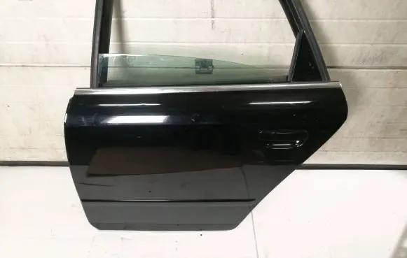 Audi A4 S4 B7 8E 8H Rear door 8E5